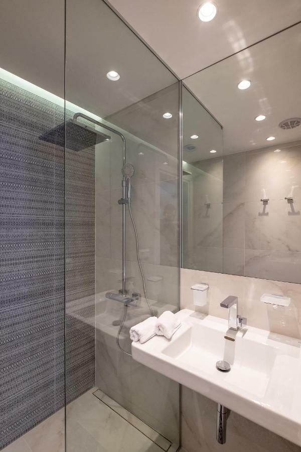Vitosha Blvd Luxury 2-Bedroom, 2-Bathroom With Balcony 소피아 외부 사진