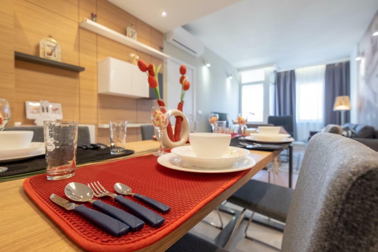 Vitosha Blvd Luxury 2-Bedroom, 2-Bathroom With Balcony 소피아 외부 사진