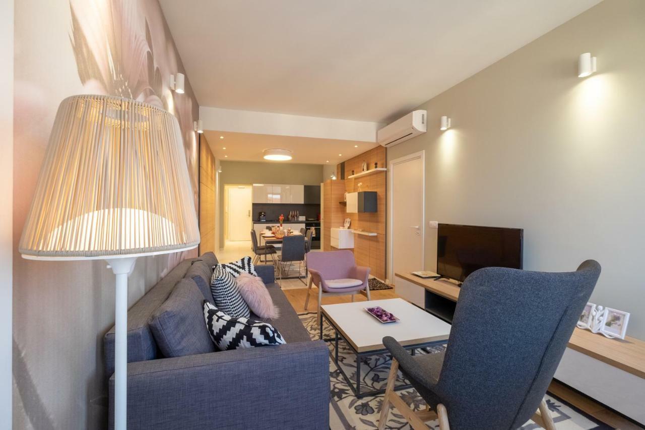 Vitosha Blvd Luxury 2-Bedroom, 2-Bathroom With Balcony 소피아 외부 사진