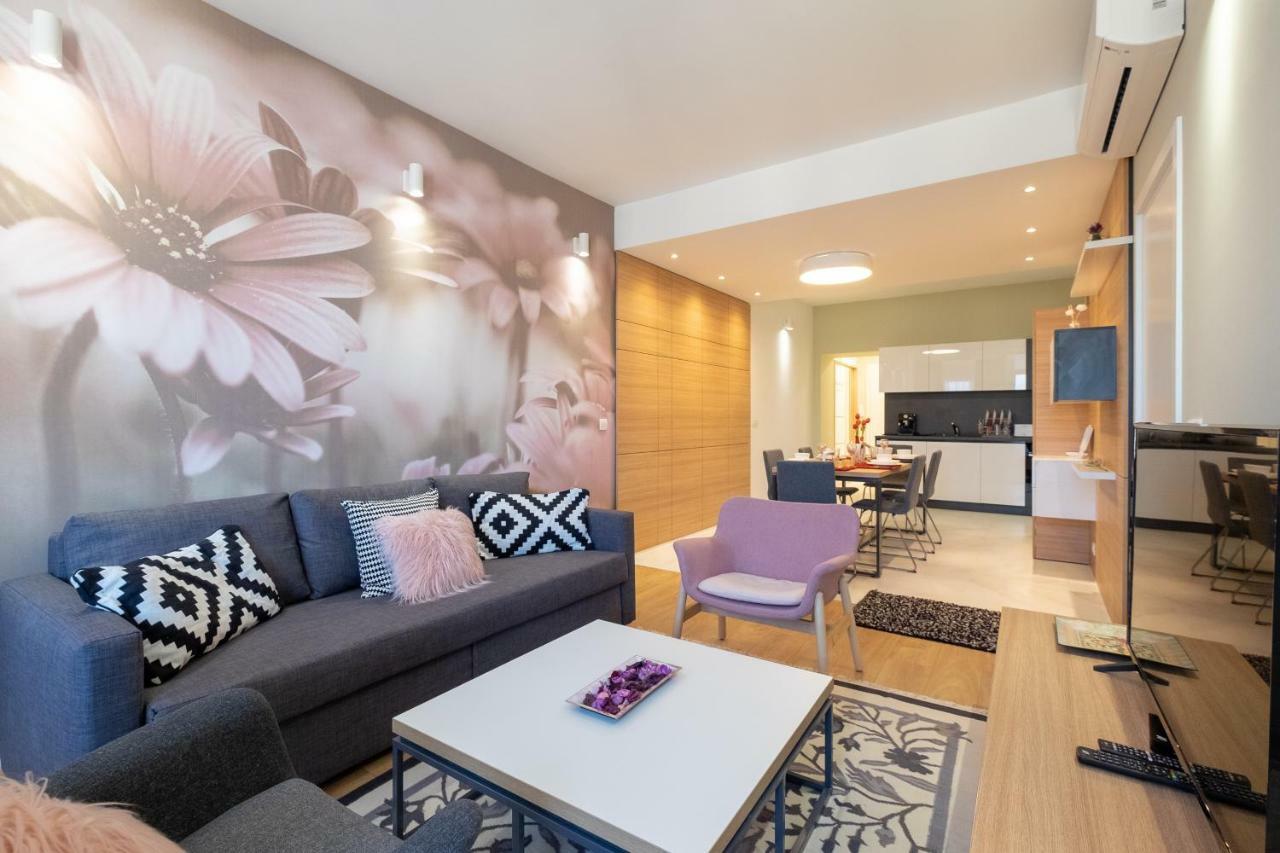 Vitosha Blvd Luxury 2-Bedroom, 2-Bathroom With Balcony 소피아 외부 사진