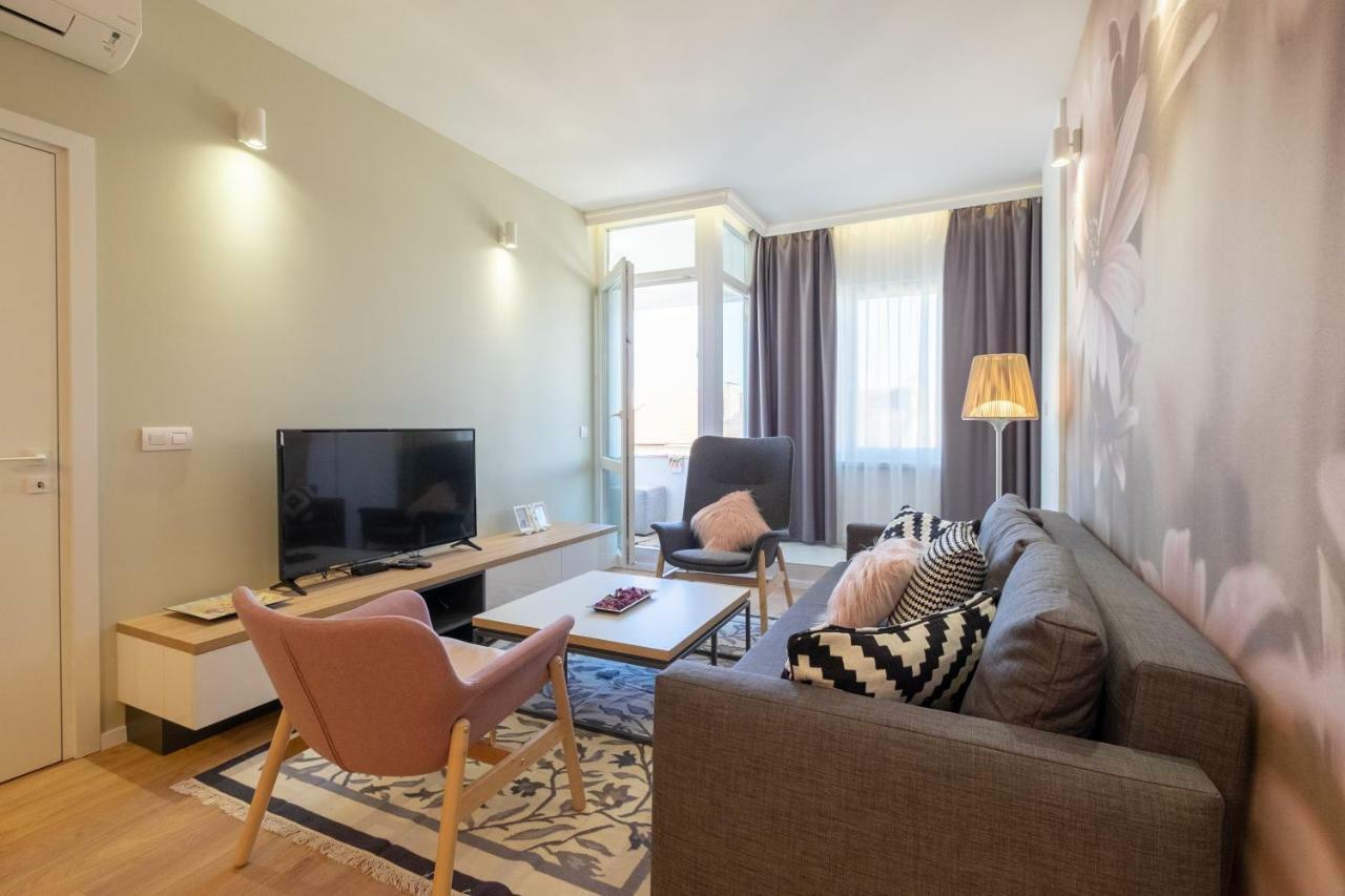 Vitosha Blvd Luxury 2-Bedroom, 2-Bathroom With Balcony 소피아 외부 사진