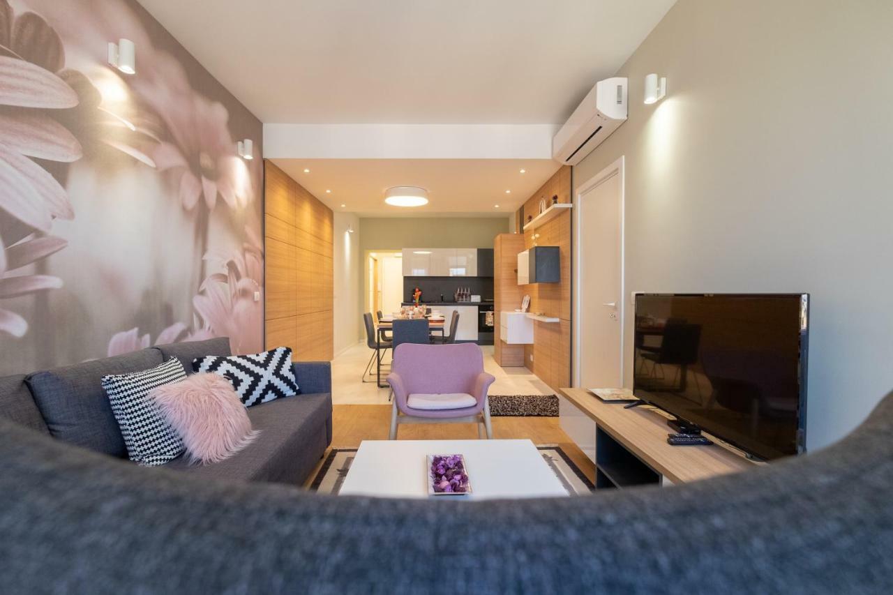 Vitosha Blvd Luxury 2-Bedroom, 2-Bathroom With Balcony 소피아 외부 사진