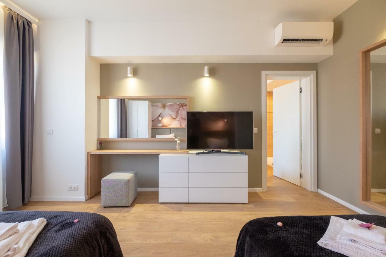 Vitosha Blvd Luxury 2-Bedroom, 2-Bathroom With Balcony 소피아 외부 사진
