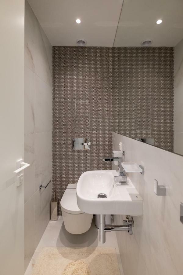 Vitosha Blvd Luxury 2-Bedroom, 2-Bathroom With Balcony 소피아 외부 사진