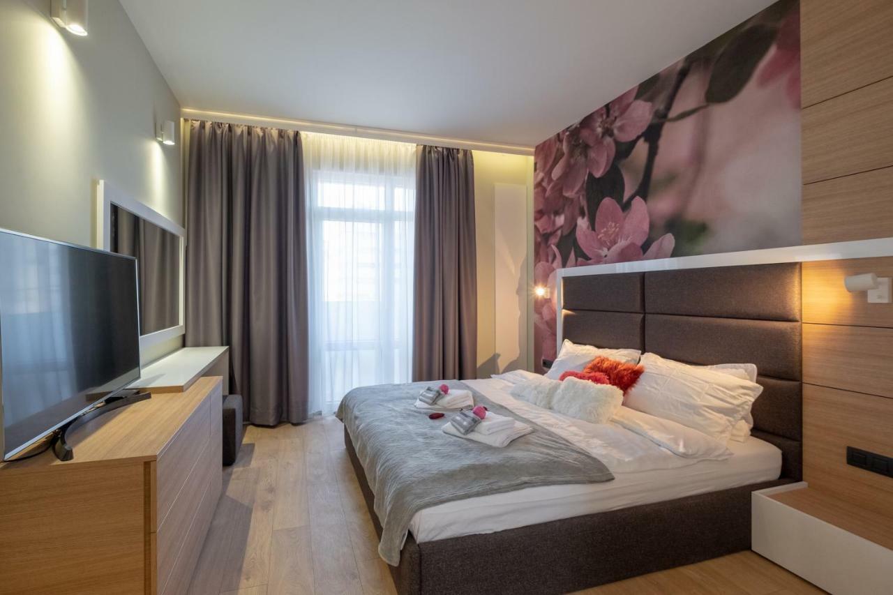 Vitosha Blvd Luxury 2-Bedroom, 2-Bathroom With Balcony 소피아 외부 사진
