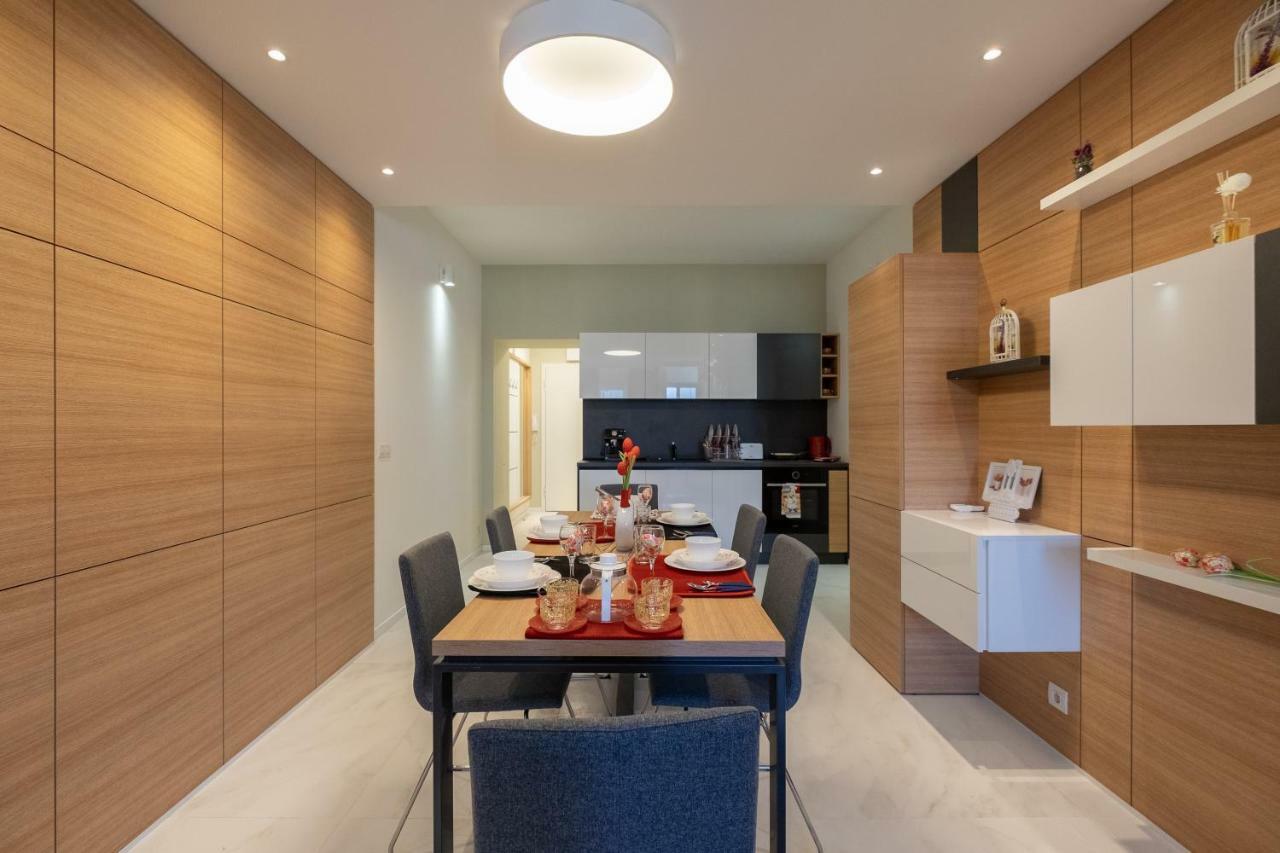 Vitosha Blvd Luxury 2-Bedroom, 2-Bathroom With Balcony 소피아 외부 사진