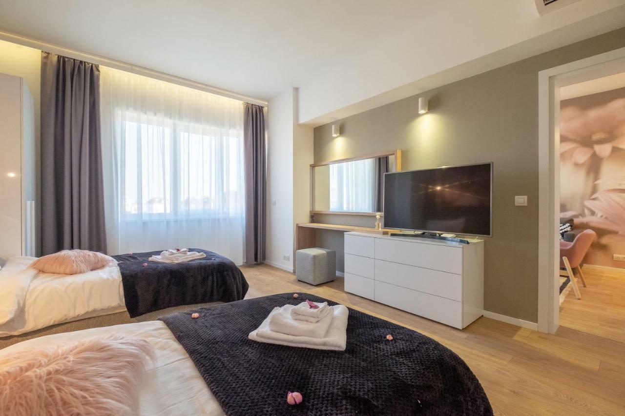 Vitosha Blvd Luxury 2-Bedroom, 2-Bathroom With Balcony 소피아 외부 사진