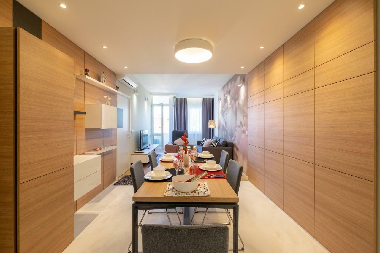 Vitosha Blvd Luxury 2-Bedroom, 2-Bathroom With Balcony 소피아 외부 사진