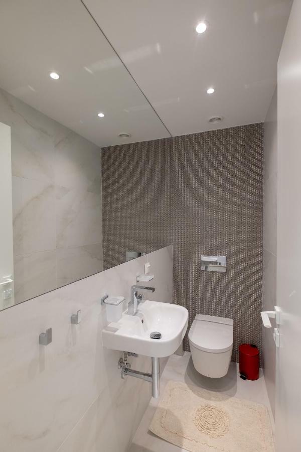 Vitosha Blvd Luxury 2-Bedroom, 2-Bathroom With Balcony 소피아 외부 사진